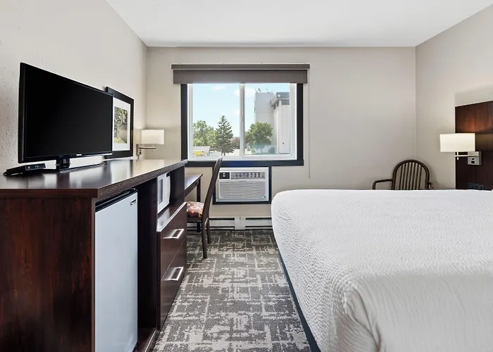Hotel And 3*