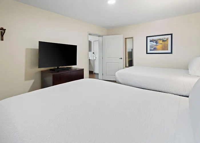 And Hotel 3*